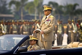 Barmu vede vojenská junta.